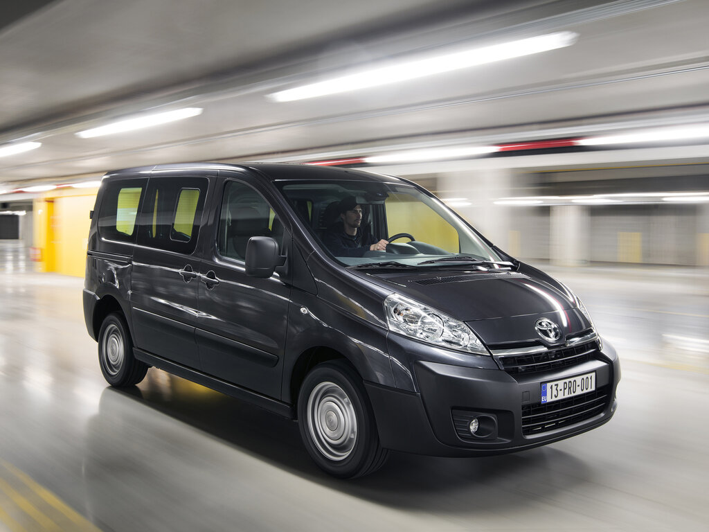 Proace toyota on sale van