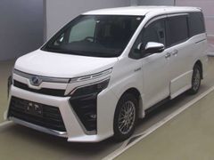 Toyota Voxy ZWR80W, 2019