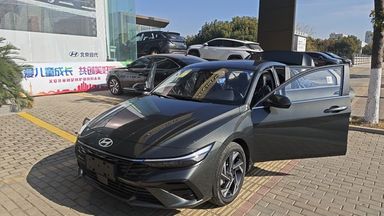Hyundai Elantra, 2023