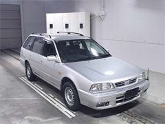 Nissan Avenir Salut W10, 1997