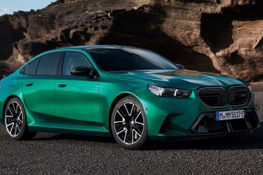 BMW   M5 