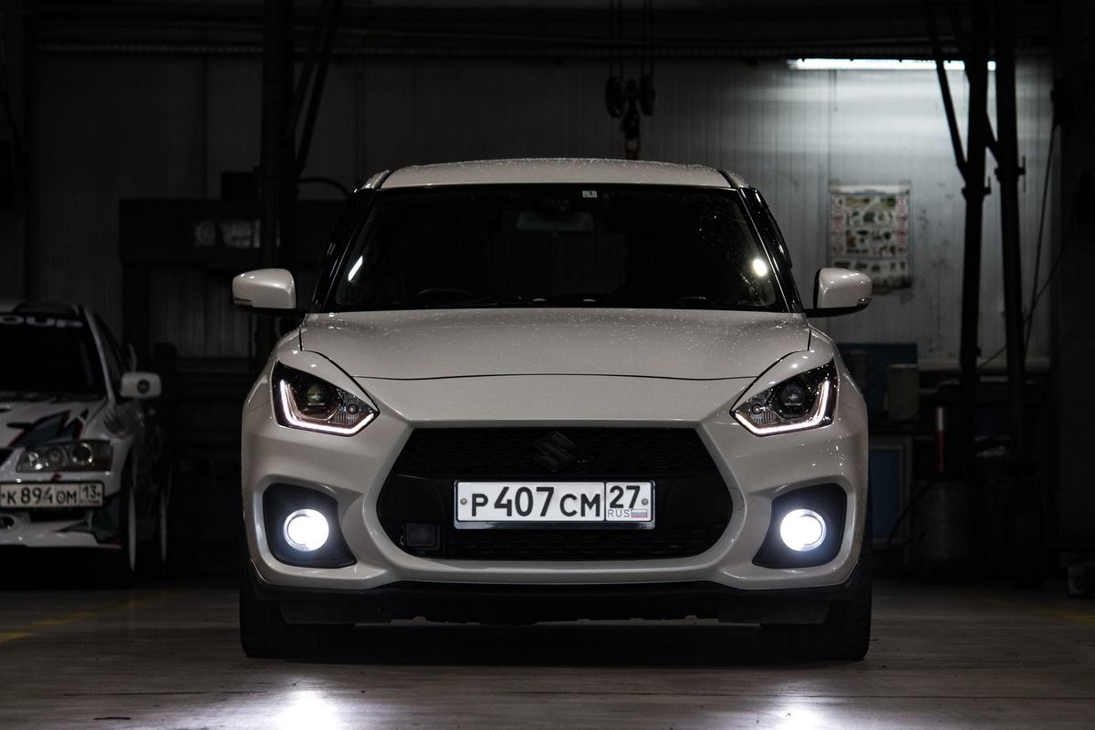 Suzuki Swift 2019 год, 1400 куб.см, Выбор был прост: Нужно что-то в районе  1, 1-1, 3 миллиона, симпатичное, быстрое, 140 л.с., Хабаровск, руль правый