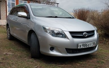 Toyota Corolla Fielder, 2010