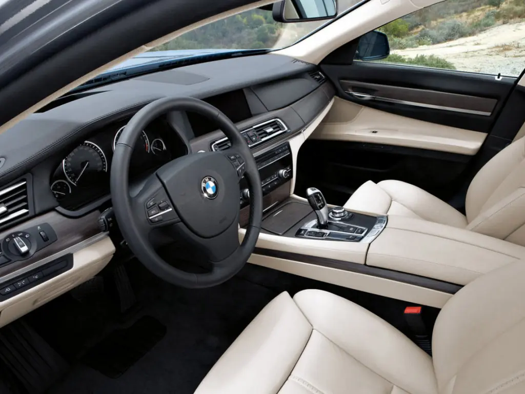 панорама салона bmw 750 панорама салона bmw 750