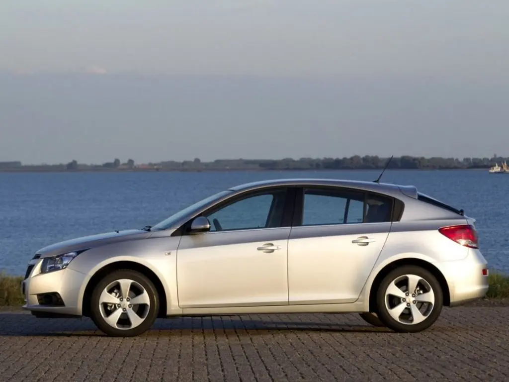 chevrolet cruze хэтчбек