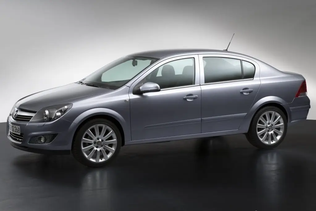 Opel Astra Family рестайлинг 2011, 2012 ...