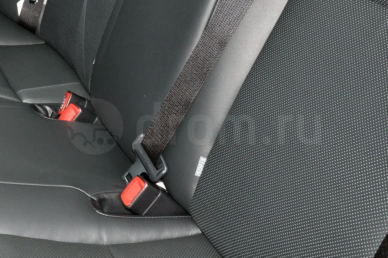 Toyota Camry 2013 изофикс