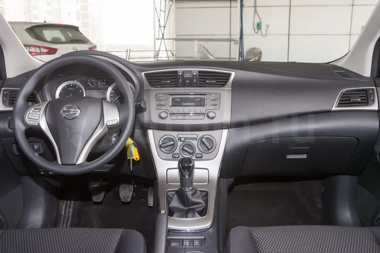Nissan Tiida 1.6 MT Comfort