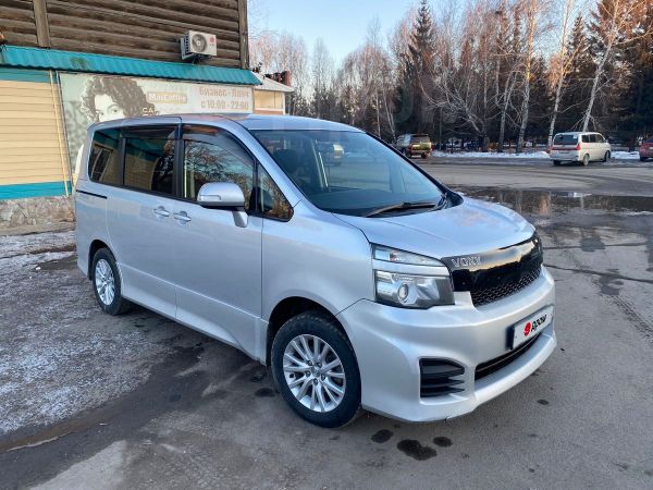 Toyota Voxy 2007
