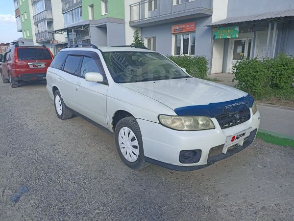 Nissan Avenir 2000