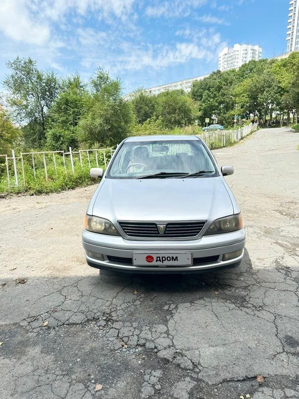 Toyota Vista 2000