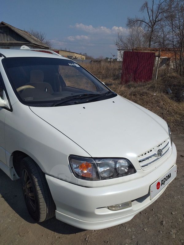 Тойота Ипсум 2000 белый