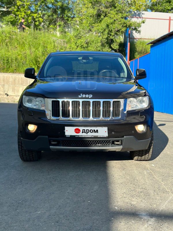 Jeep Grand Cherokee 2011 черный