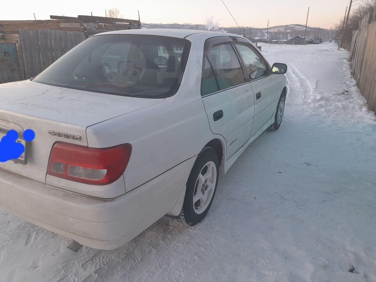 Тойота Карина 2000 седан