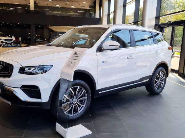 Джили Атлас Про 2024 в Москве, Белый (Crystal White), 4вд, белый, 1.5 ...