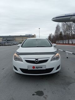 Хэтчбек Opel Astra 2012 года, 500000 рублей, Нижневартовск