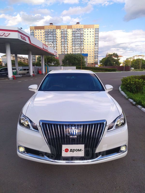 Toyota Crown Majesta 2013