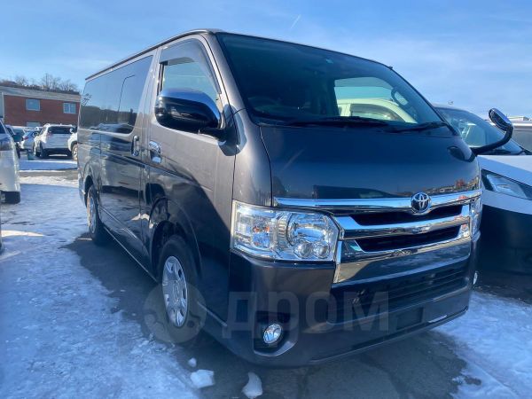 Toyota Хайс 2017