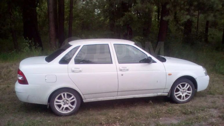 Лада Приора 2010 белый