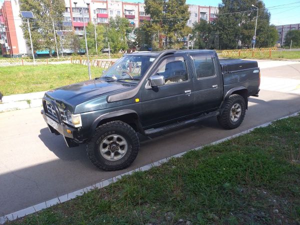 Ниссан Датсун 1993 года