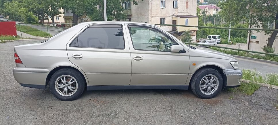 Тойота Виста 1999