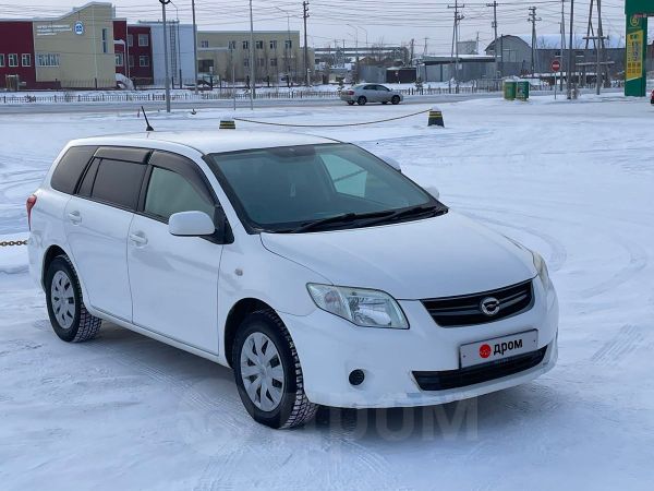 Toyota Fielder 2010 салон