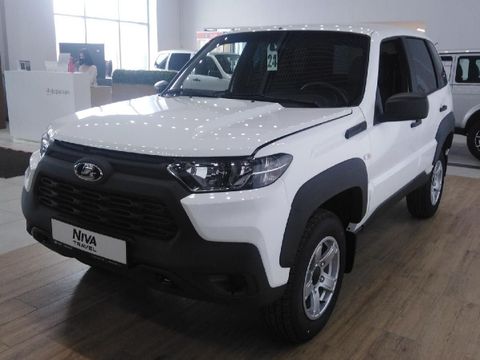 Lada Niva Travel белая