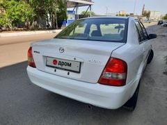 Седан Mazda Familia 2001 года, 337000 рублей, Барнаул