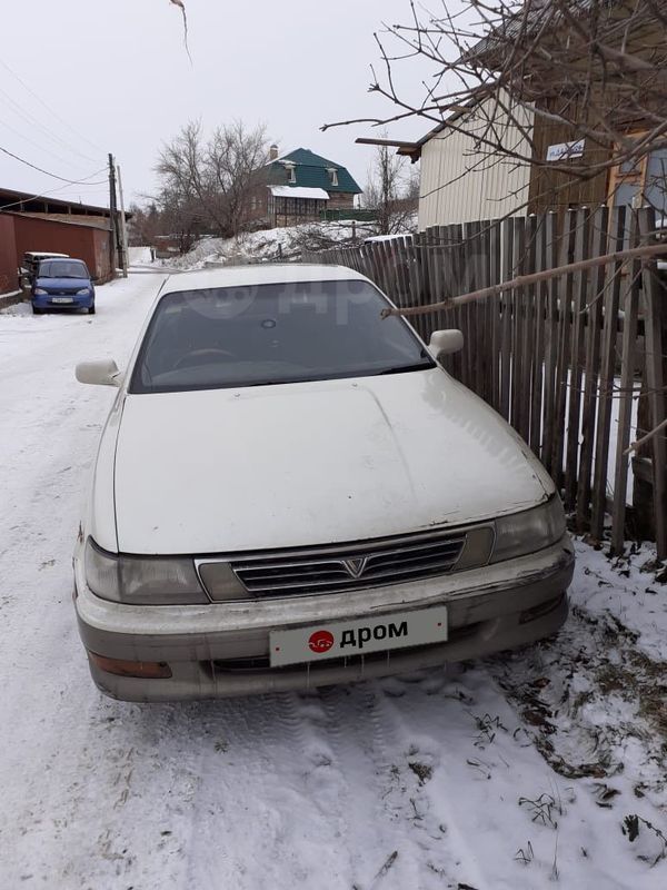 Тойота Виста 1993 года