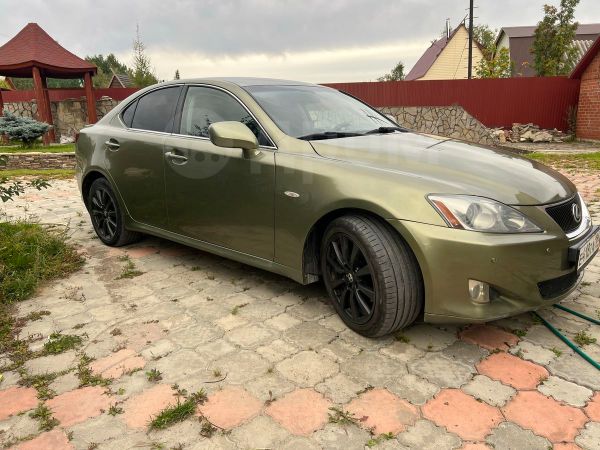 Лексус ИС 250 болотного цвета