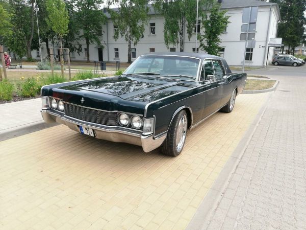 Lincoln Continental 196