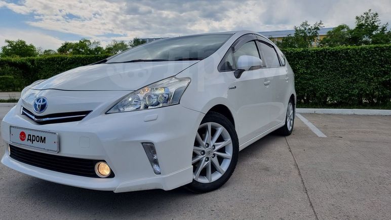 Toyota Prius Alpha Р±РµР»С‹Р№