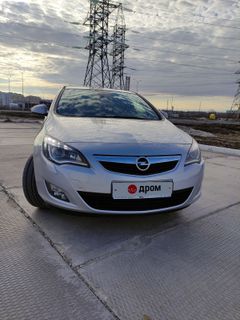 Хэтчбек Opel Astra 2011 года, 740000 рублей, Нижневартовск