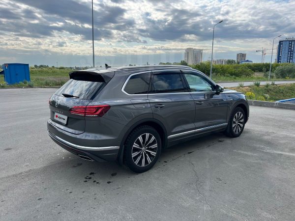 Volkswagen Touareg 2019 Grey
