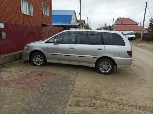 Ниссан Бассара 2001
