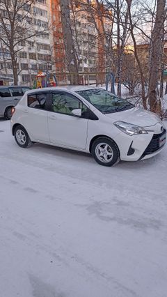 Хэтчбек Toyota Vitz 2018 года, 750000 рублей, Комсомольск-на-Амуре