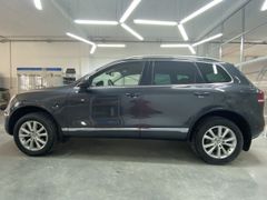 SUV или внедорожник Volkswagen Touareg 2013 года, 1790000 рублей, Тюмень