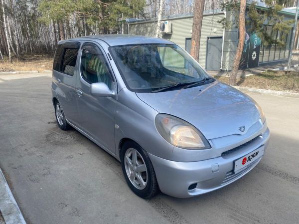 Toyota Funcargo 2000