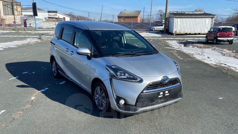 Продам авто Тойота Сиента 2015 года в Находке, TOYOTA SIENTA HYBRID G ...