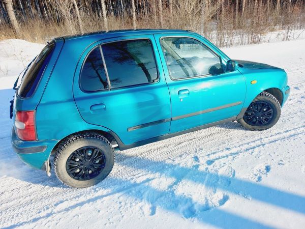 Nissan Rumba