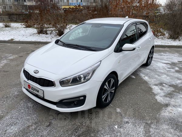 Киа СИД 2017 белый