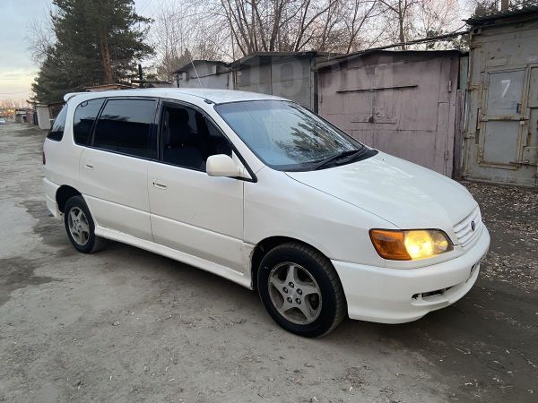 Тойота Ипсум 2000 белый
