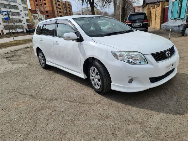 Toyota Fielder 2010 салон