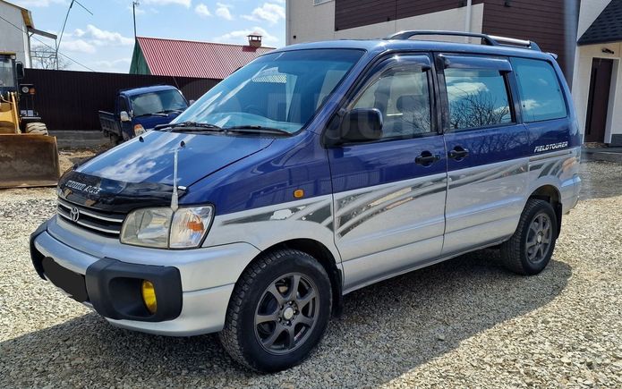 Toyota Noah 1998