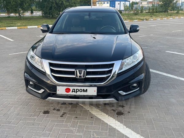 Черная Honda Crosstour 2014