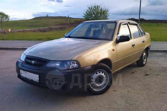Daewoo Nexia цвет золотистый