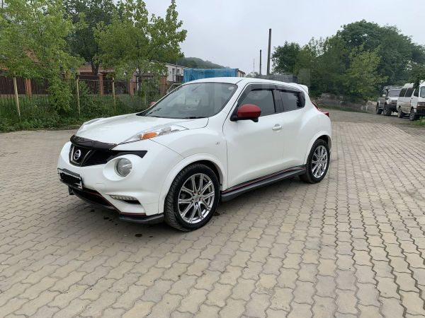 Ниссан Жук 2013 белый 4wd