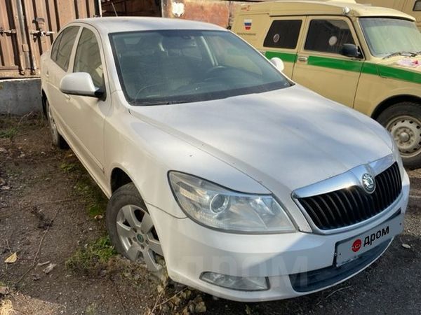 Skoda Octavia 2012 белая