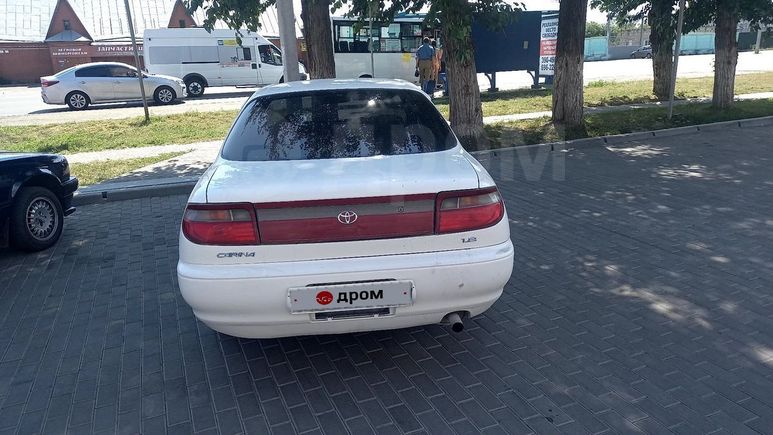 Toyota Carina 1995 белая