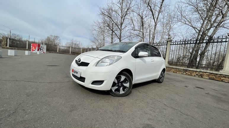 Toyota Vitz 2010 White